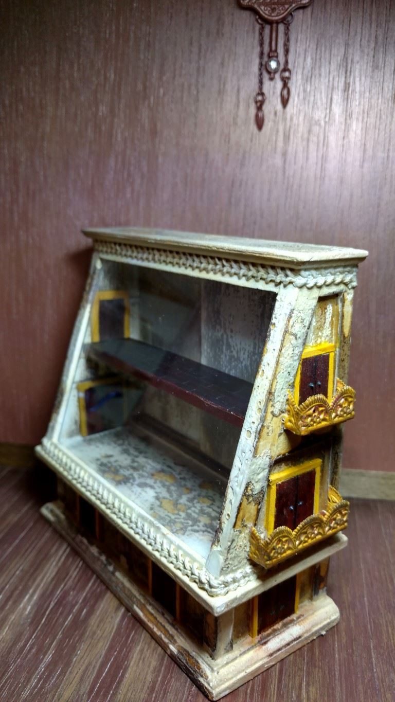 dollhouse display case